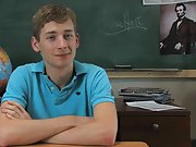 Twink pornstar Robbie Hart is sitting at a desk in a classroom and he's chatting all about his sexual experiences gay and twinks and bears at Tea